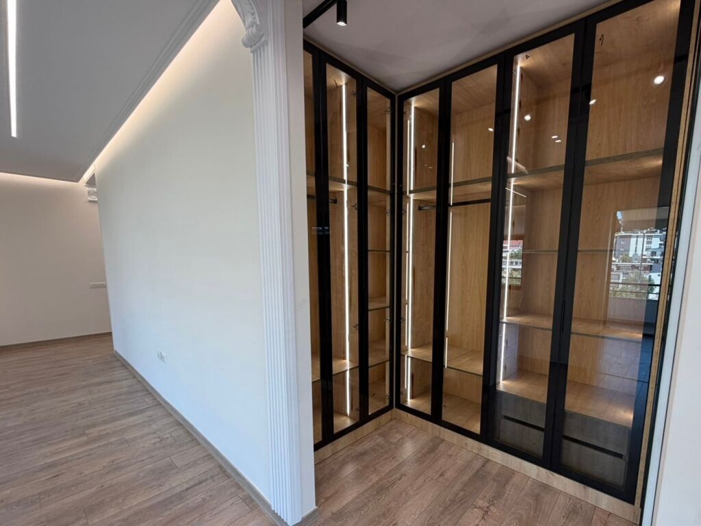 SHITET APARTAMENT 2+1 Liqeni i Thate