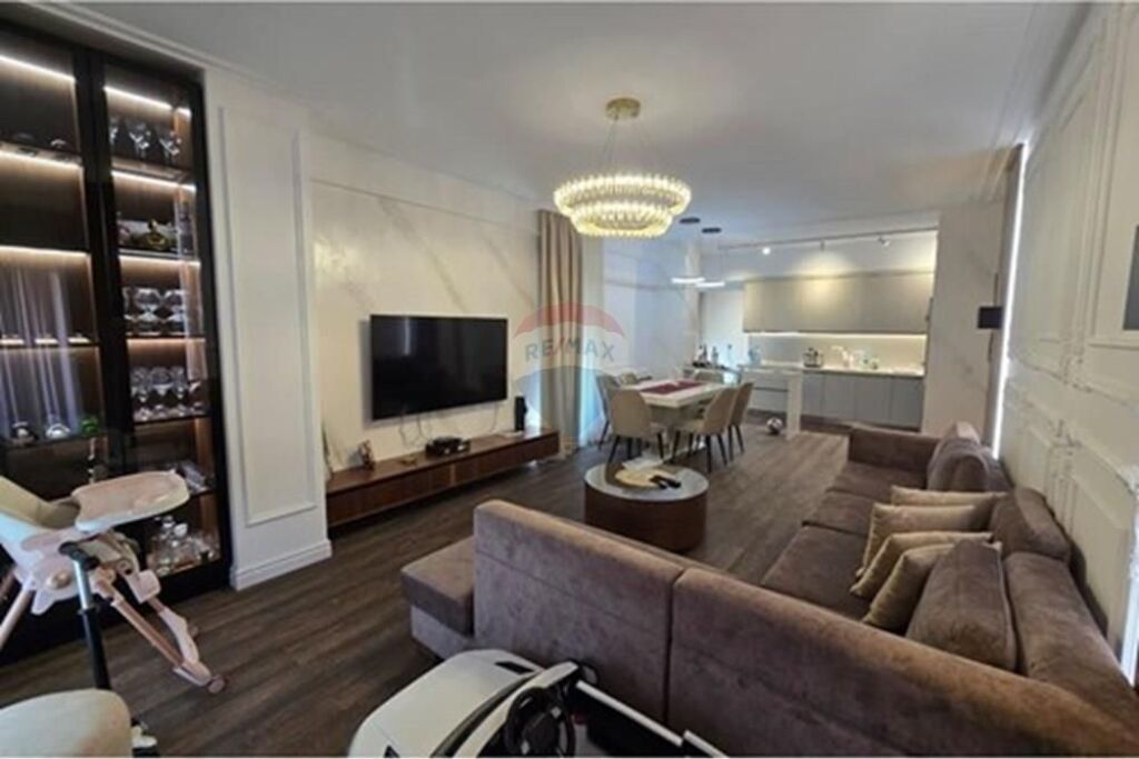 Apartment 3+1+2 parking spaces for rent Zogu I Zi