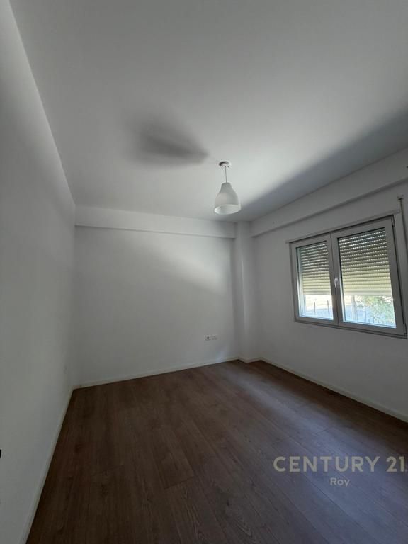 EKSKLUZIVE ! SHITET APARTAMENT 1+1 TEK SHKEMBI I KAVAJES !