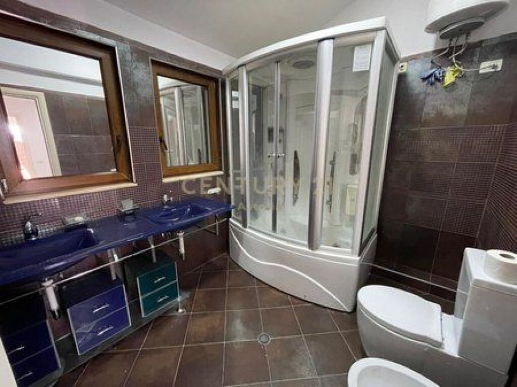 AFFITTO, VILLA MODERNA CON PISCINA E CORTILE, RESIDENZA KODRA E DIELLIT 1.