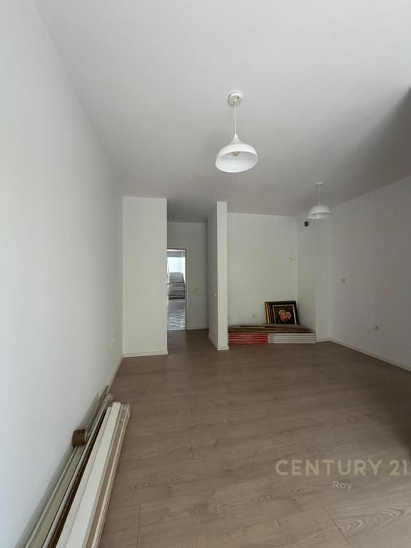 EKSKLUZIVE ! SHITET APARTAMENT 1+1 TEK SHKEMBI I KAVAJES !