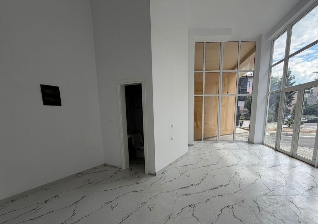 Jepet ambient me qera ne Qender