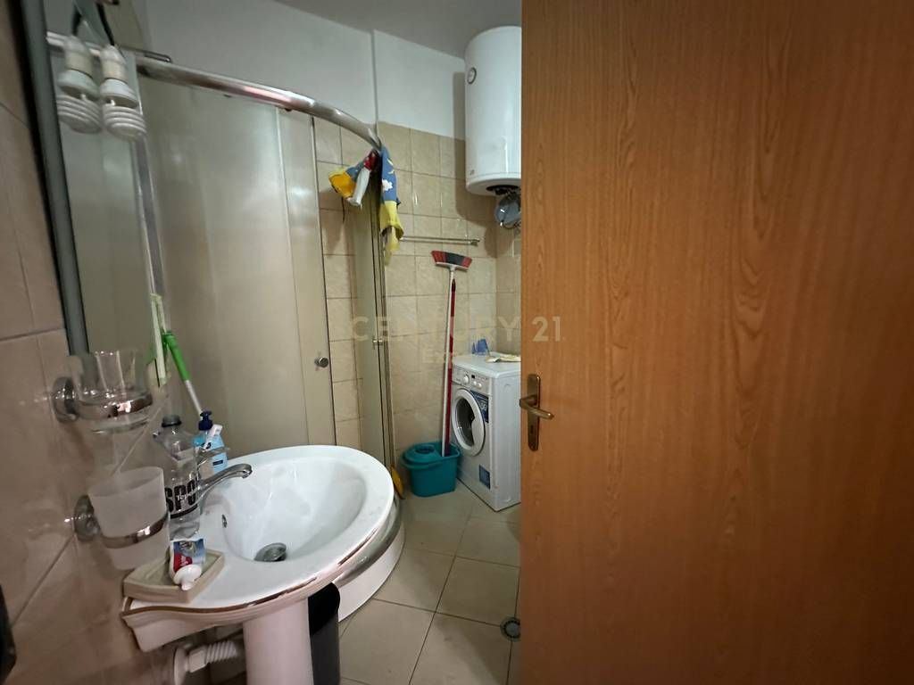 Shitet apartament 1+1 te Shkembi i Kavajes