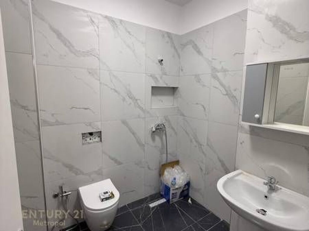 AFFITTASI APPARTAMENTO 2+1+2, RESIDENZA AURA, LAPRAKË!