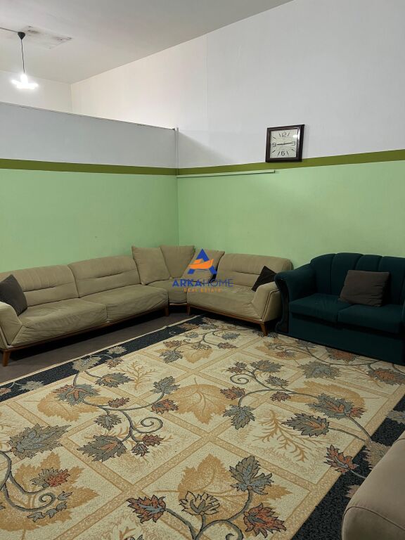 LOCALE COMMERCIALE IN AFFITTO 160M2 "RRUGA RIZA CEROVA, VICINO ALLA SCUOLA 4 DESHMORET" 120.000 LEKE