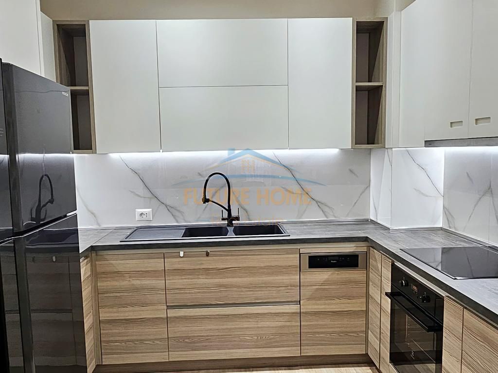 Shitet, Apartament 3+1+2, Liqeni i Thatë, Tiranë