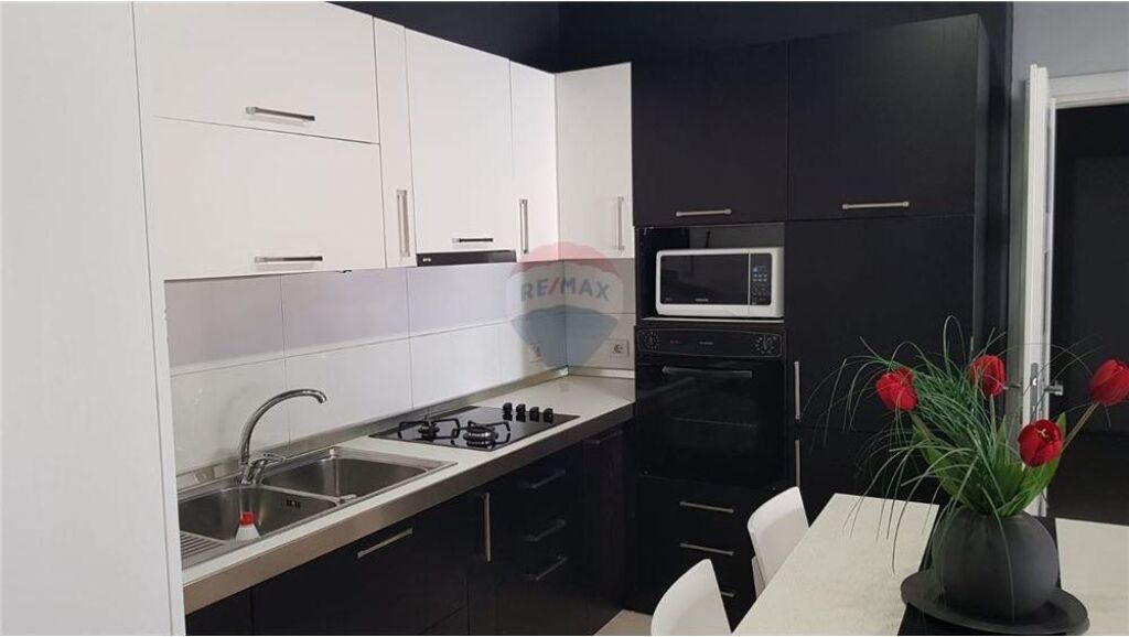 Appartamento 2+1+2 con veranda al Lago Secco!