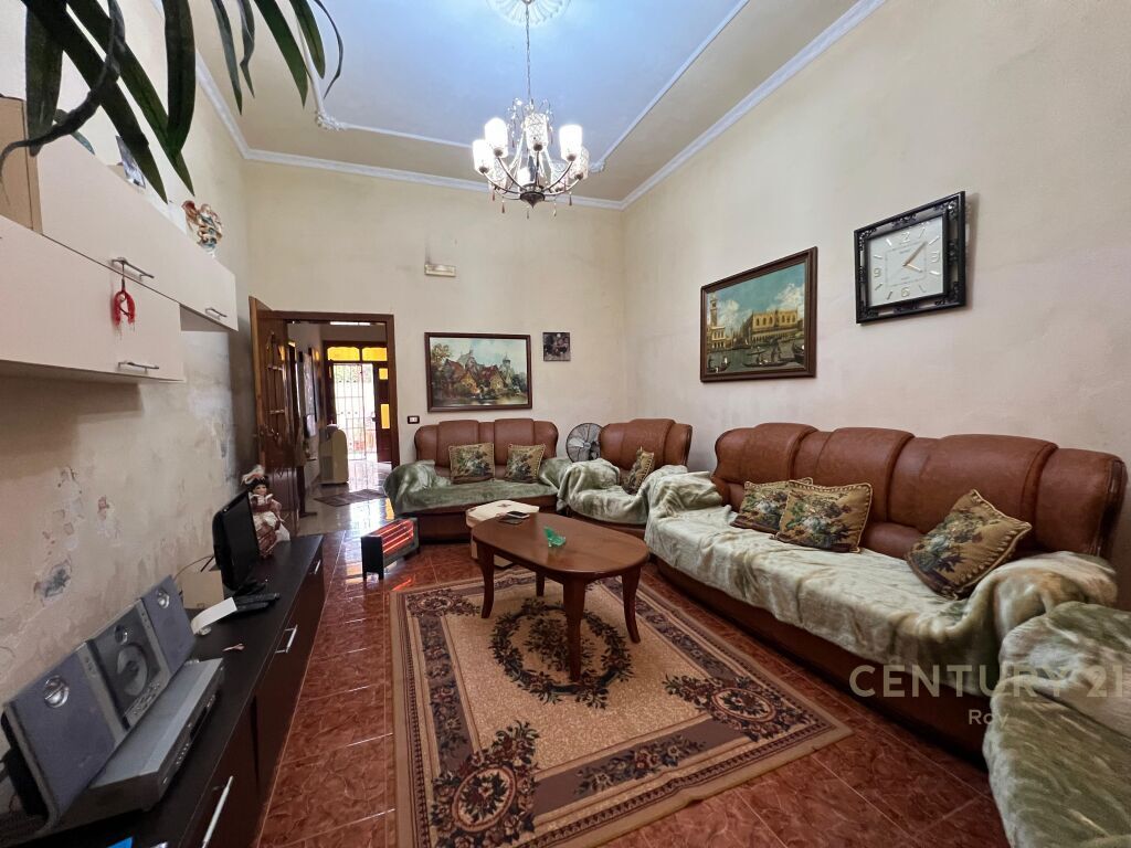 OKAZION **SHITET SHTEPI PRIVATE NE SHKOZET,DURRES!! 650€/m2**