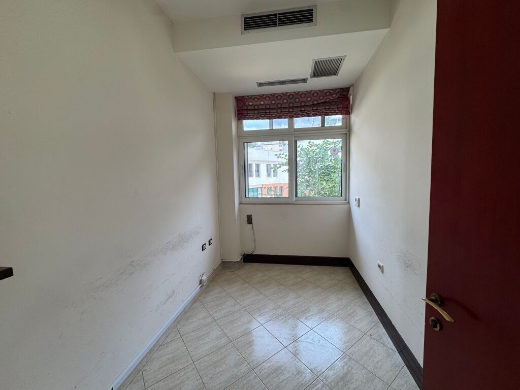 VENDESI APPARTAMENTO 3+1+2 – MINE PEZA, TIRANA