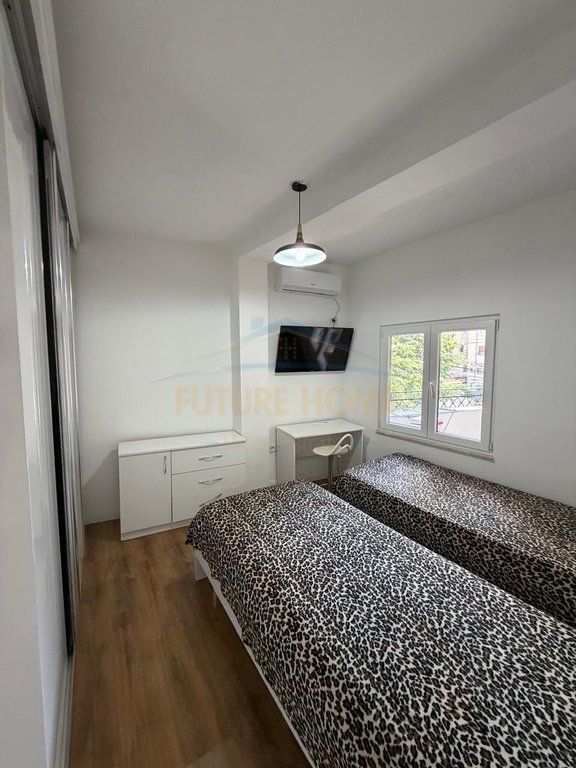 Shitet, Shtëpi Private, Porcelan, Tirane. 220,000 €