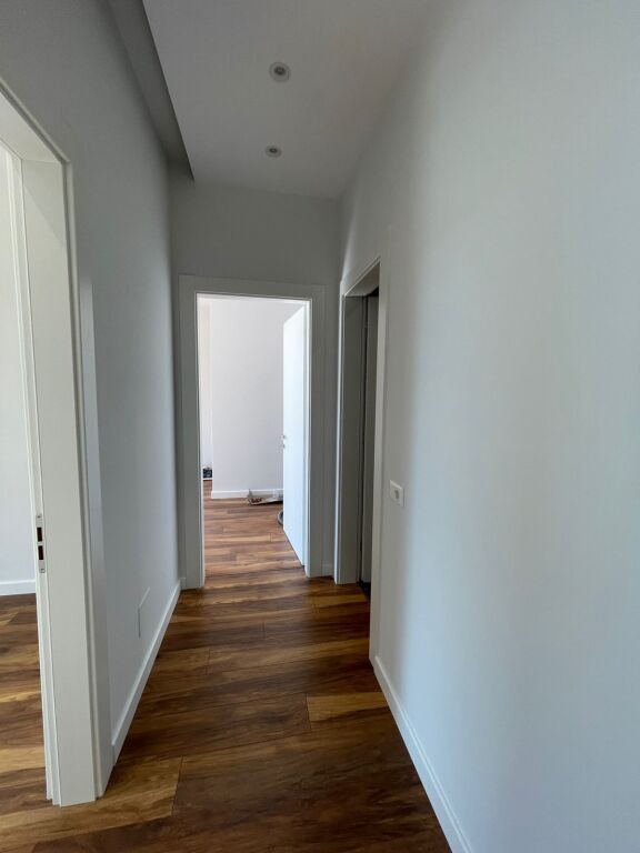 ZYRË MODERNE ME QIRA TEK ALTANA RESIDENCE