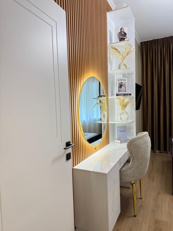 JEPET ME QIRA APARTAMENT 1+1  + POST PARKIMI KOPSHTI BOTANIK