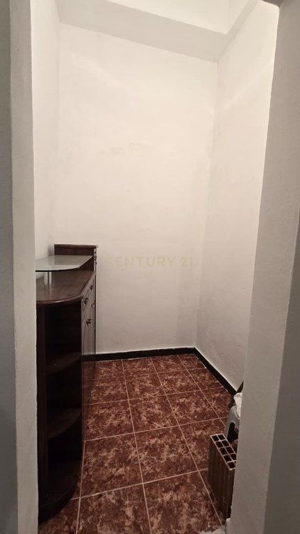 VENDESI APPARTAMENTO 1+1 NEL CENTRO DI DURRËS!!!!