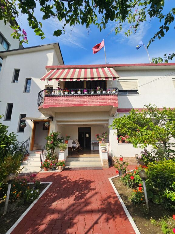 🏡 SHITET GODINË MULTIFUNKSIONALE – IDEALE PËR HOTELERI, AZIL OSE BIZNES AKOMODIMI