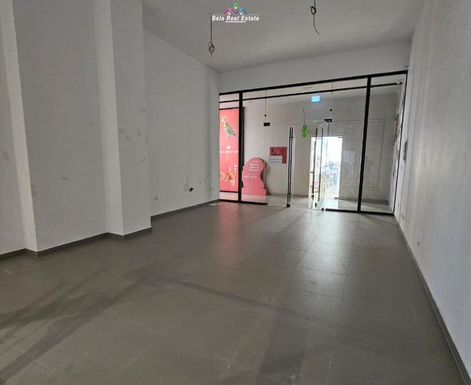 Ufficio in Affitto presso il Complesso Garden Building (ID BZ2984) Tirana