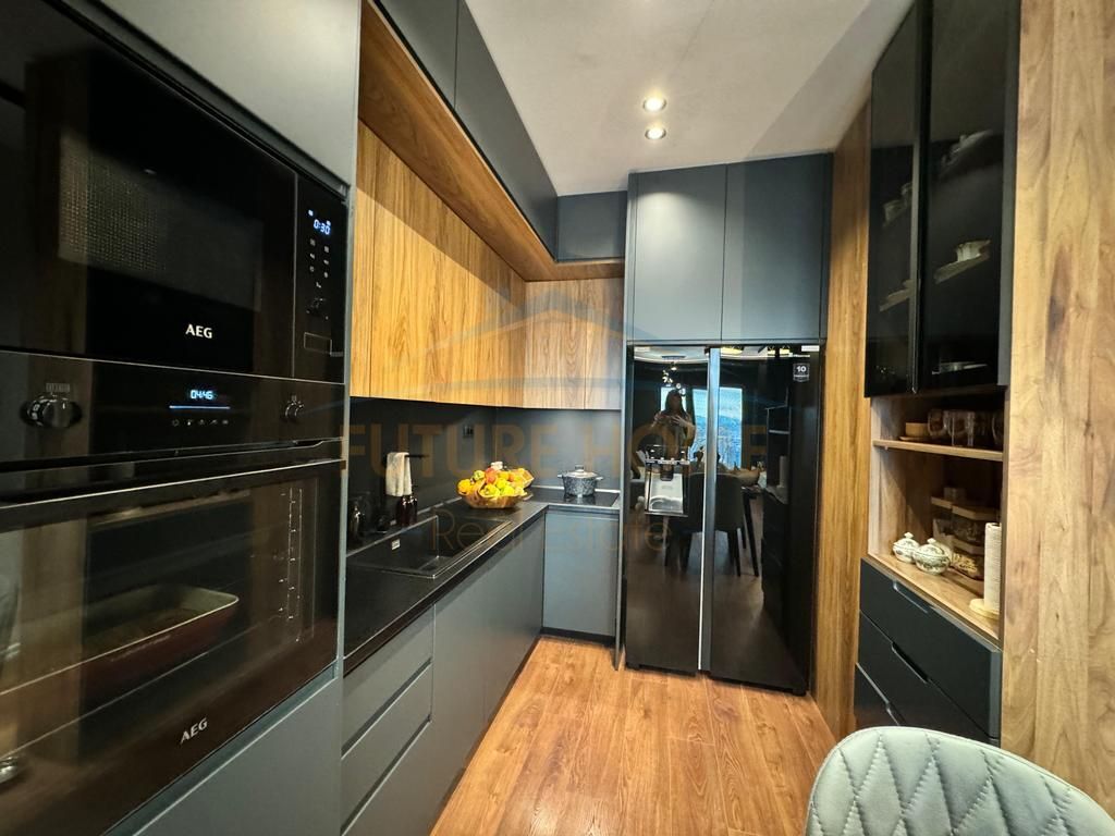 For sale, Apartment 2+1+2, Tirana Garden Building, Tirane.