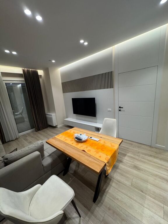 🏡 APPARTAMENTO 2+1 + POSTO AUTO IN VENDITA – LUNGOMARE, VLORË 🌊