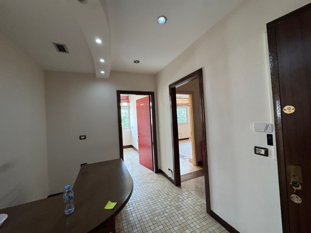 VENDESI APPARTAMENTO 3+1+2 – MINE PEZA, TIRANA