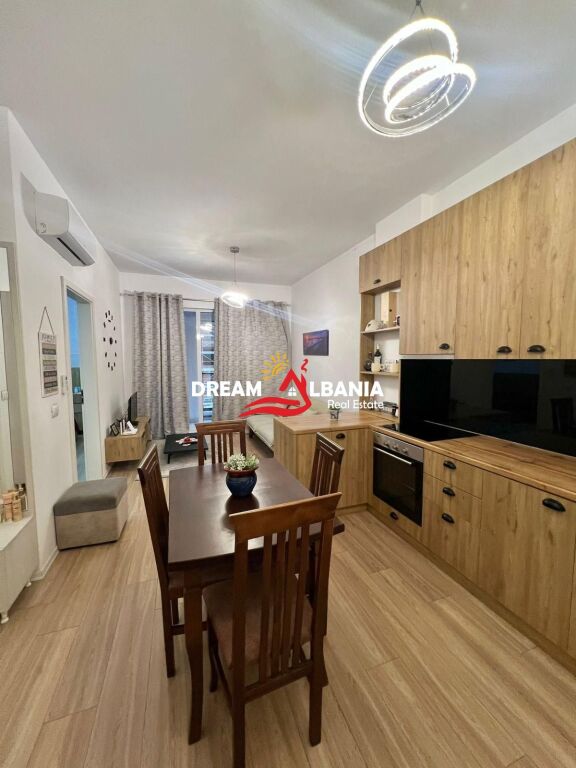 Apartament 1+1 me qera në Rrugën Jordan Misja, pranë Kompleksit Marga 1. (42111597)