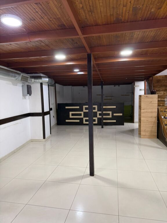 Restaurant duplex 115 m2 for rent Jordan Misja Street