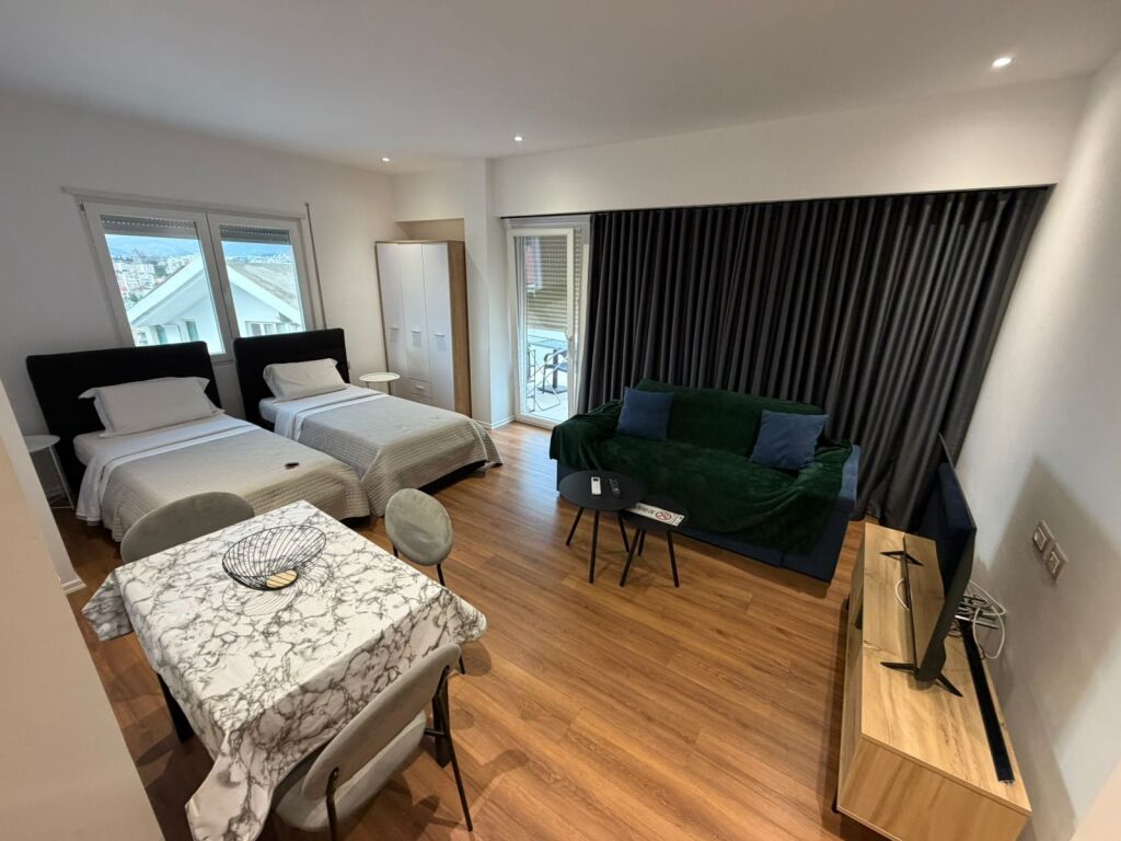 2 Garsoniere dhe 1 apartament 1+1 per qira,Xibraku