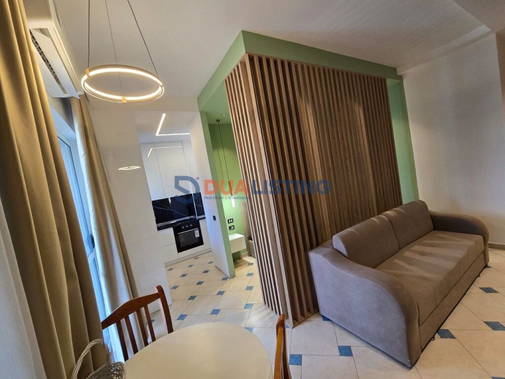 Studio apartment for rent in the Astir area.