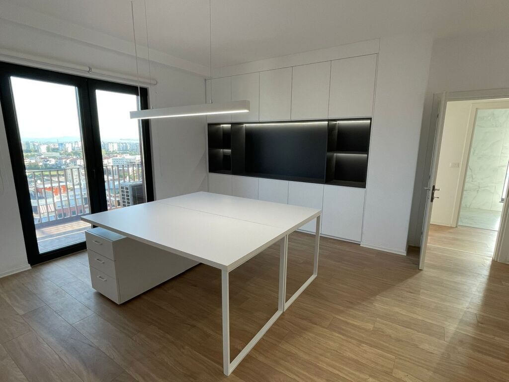 PRESTIGIOUS OFFICE FOR RENT IN GARDEN BUILDING