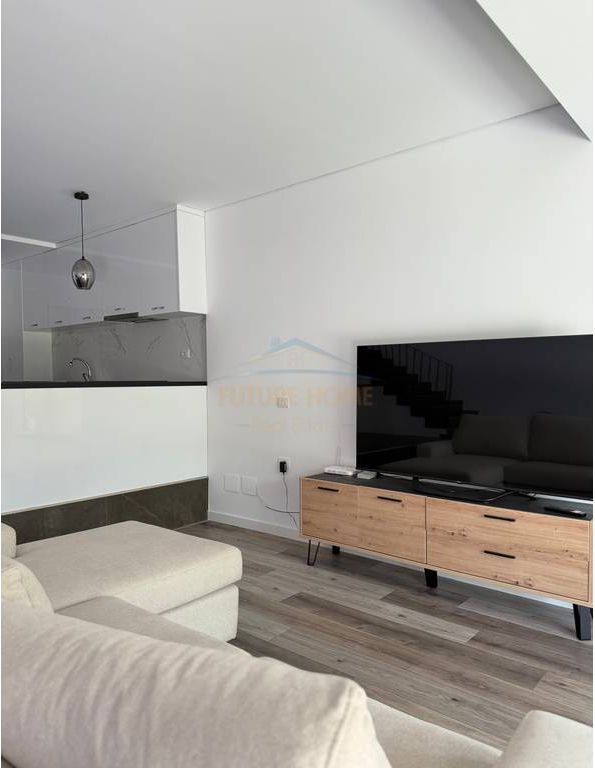 In vendita, Villa su 3 piani, The OLIVE GROVE residence, Mullet, Tirane.