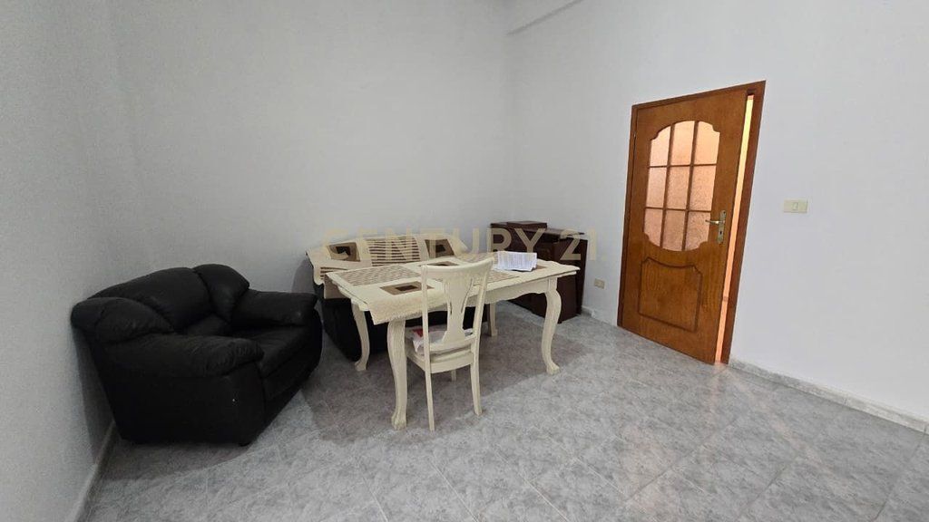 VENDESI APPARTAMENTO 1+1 NEL CENTRO DI DURRËS!!!!