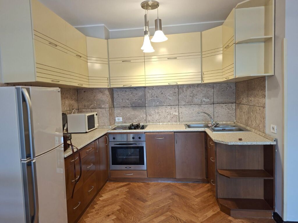 Apartment 1+1 + Parking for rent  New market bazaar