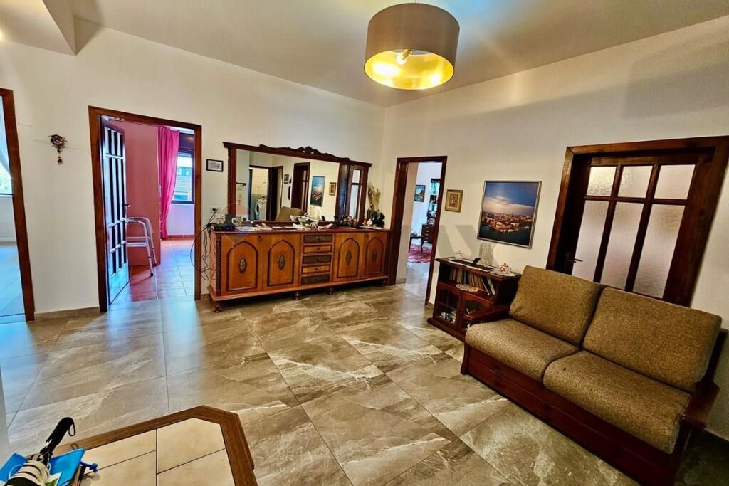 Apartment - For Sale - Myslym Shyri, Tirana(ID: 530571001-293)