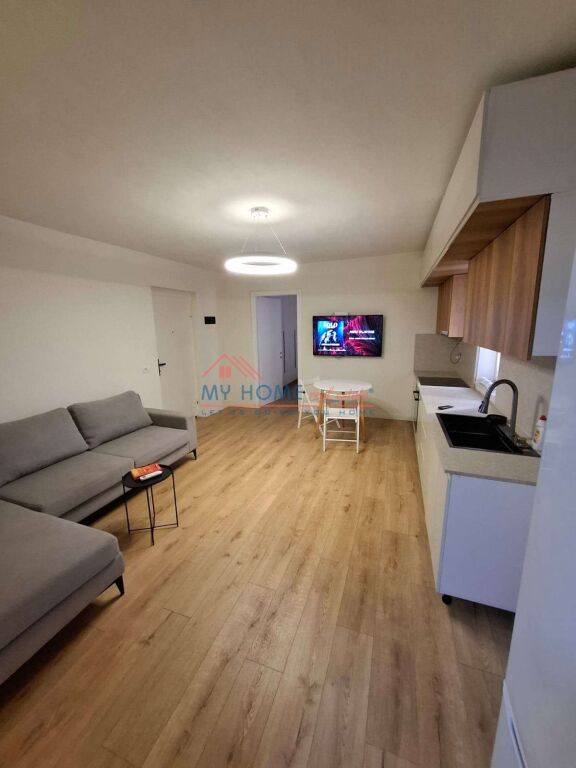 Apartment 2+1 for rent Barricade Street in Tirana