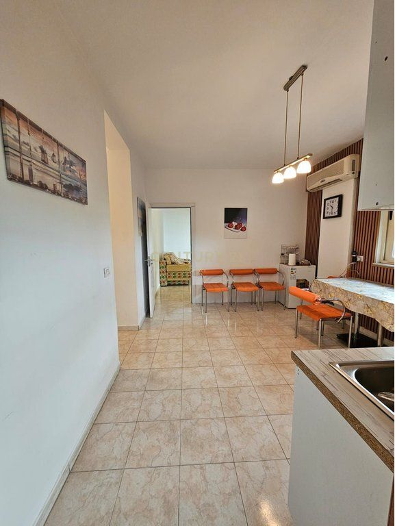 VENDESI APPARTAMENTO 2+1 VICINO A SHKEMBI KAVAJES !