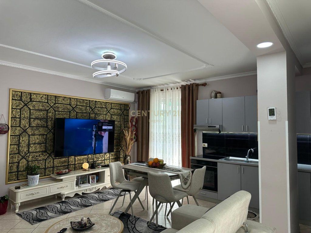APARTMENT 2+1+PARKING SPACE AT TIRANA GARDEN BUILDING!