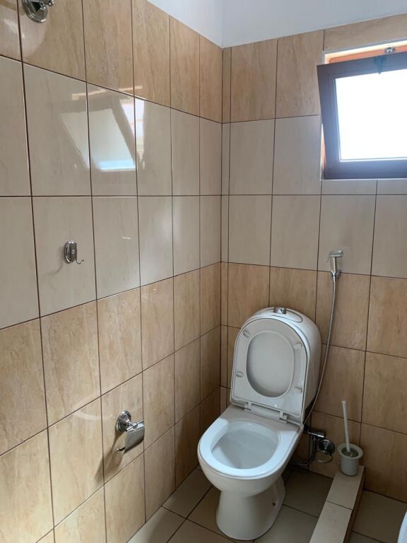 Jepet me qira apartament 1+1 në Jordan Misja  350 Mije leke