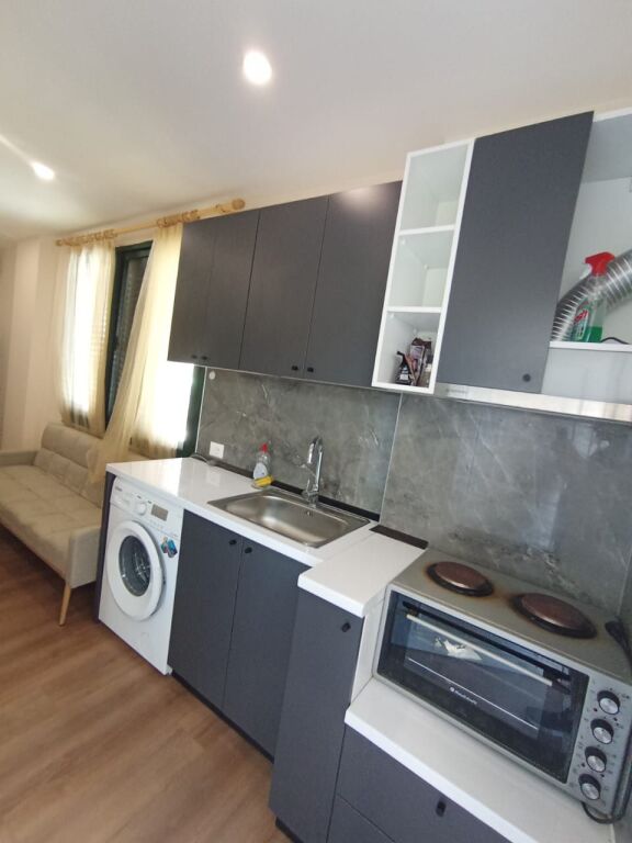 Jepet me qera, Apartament 1+1, Tek Fafa – Golem.