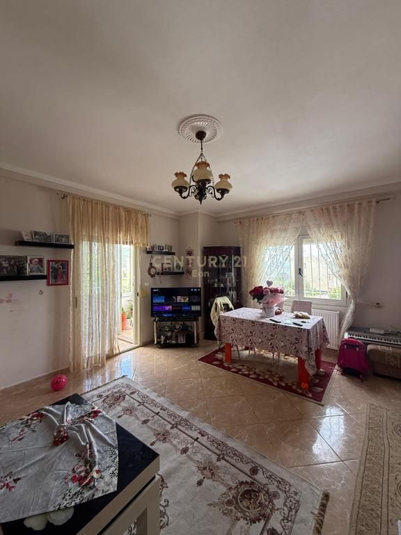 VENDESI APPARTAMENTO 2+1 A VILA ZOGU, DURRES !