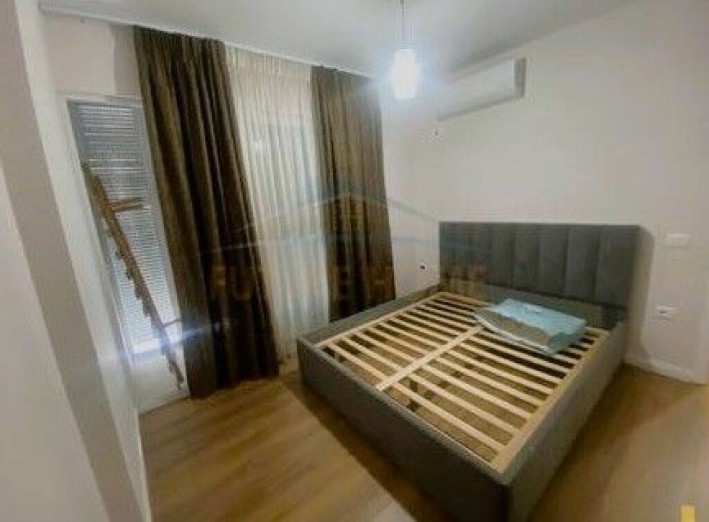 Rent, Apartment 2+1, Barricades Street, Tirana.