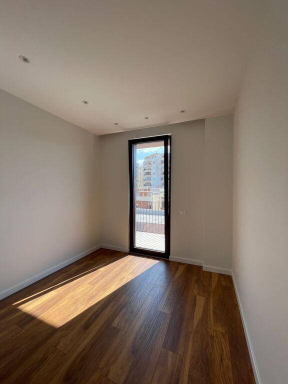ZYRË MODERNE ME QIRA TEK ALTANA RESIDENCE
