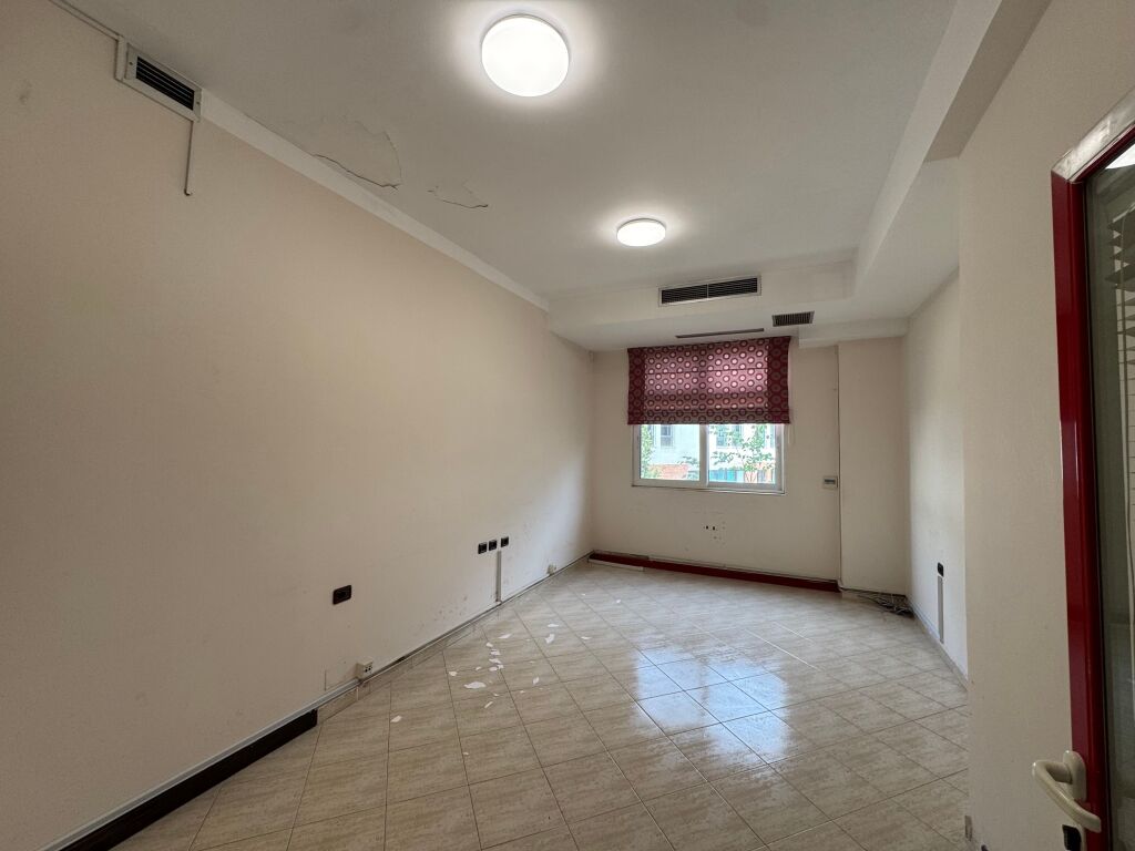 VENDESI APPARTAMENTO 3+1+2 – MINE PEZA, TIRANA