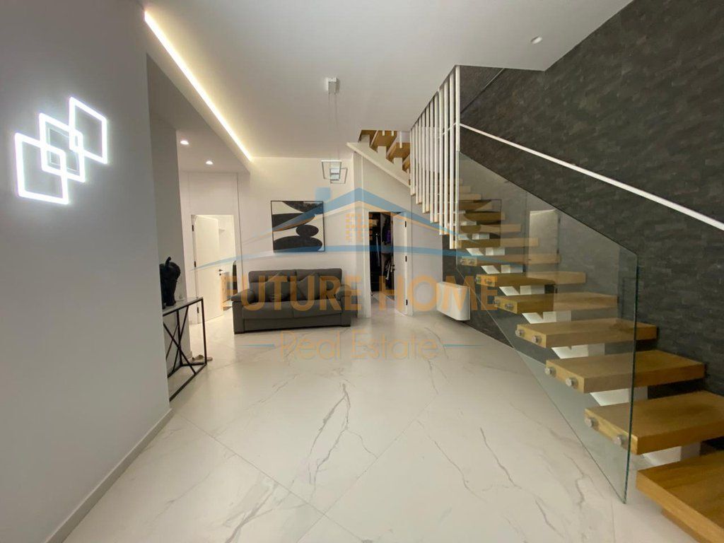 For sale, Triplex 3+2+4 Parking Spaces, Grey Stone 2 Residence, Dry Lake