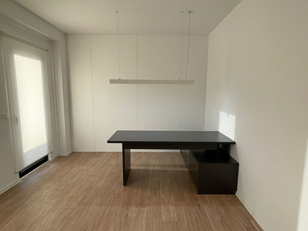 PRESTIGIOUS OFFICE FOR RENT IN GARDEN BUILDING