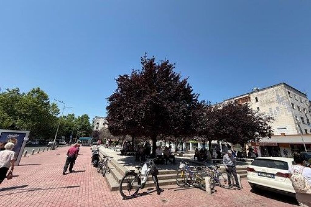 AMBIENTE IN AFFITTO --XHAMLLIKU