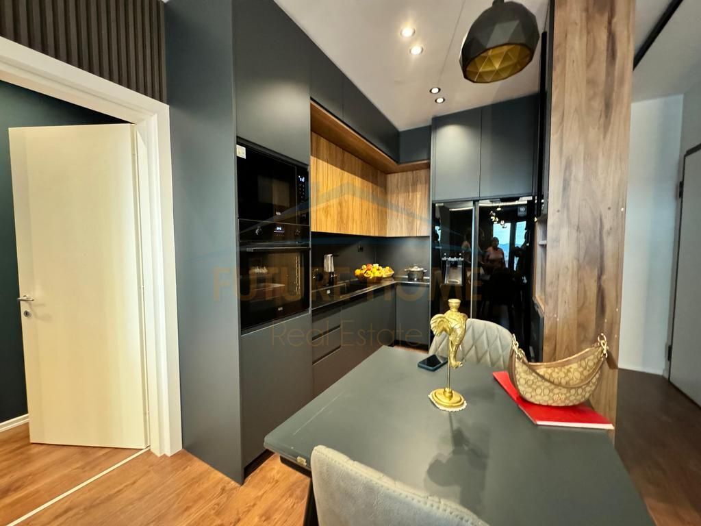 For sale, Apartment 2+1+2, Tirana Garden Building, Tirane.