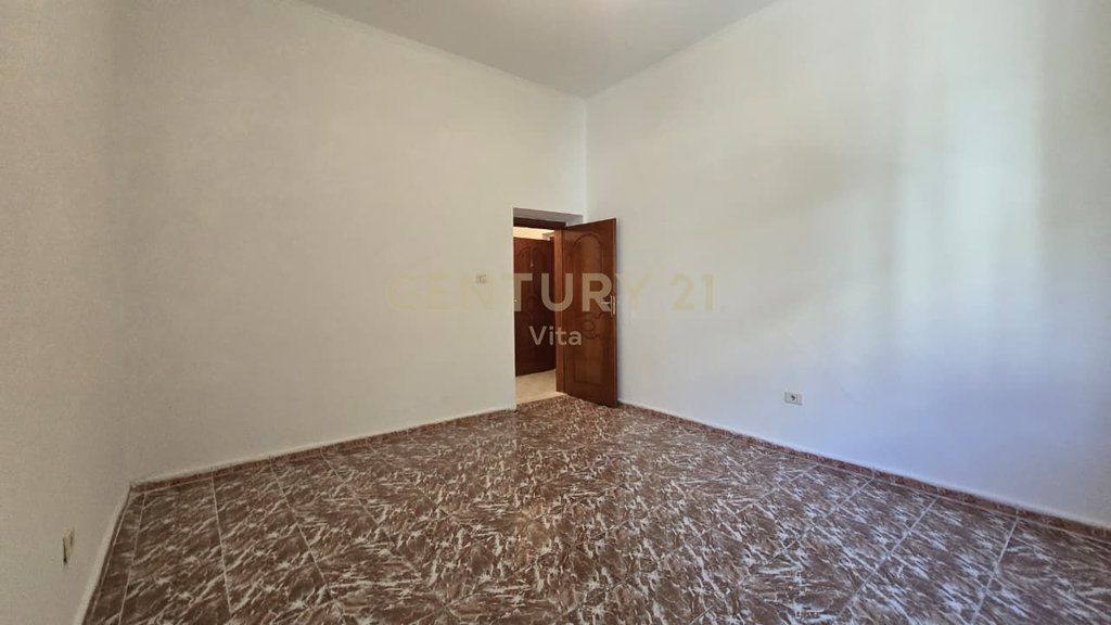 VENDESI APPARTAMENTO 1+1 NEL CENTRO DI DURRËS!!!!
