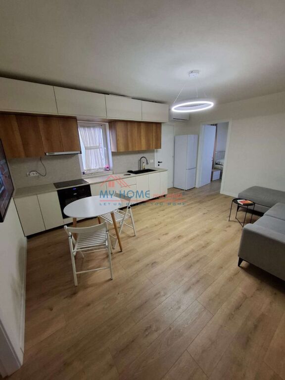 Apartment 2+1 for rent Barricade Street in Tirana