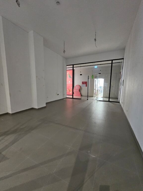 Business premises for rent, Garden Building
