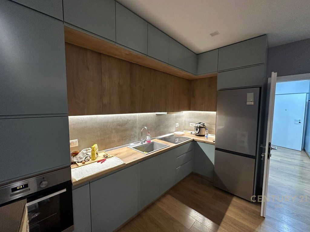 APARTMENT 1+1 NEAR MOMUNA E PARISIT!
