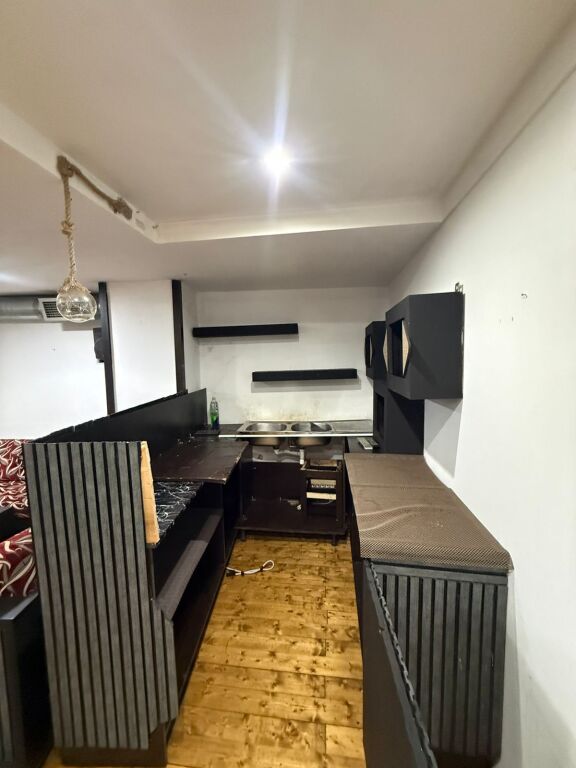 Restaurant duplex 115 m2 for rent Jordan Misja Street