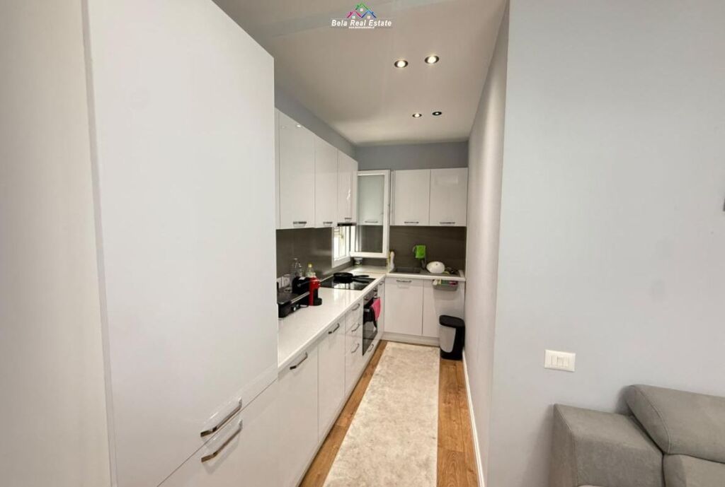 Appartamento in affitto 2+1 vicino a 21 Dhjetorit (ID B220312) Tirana